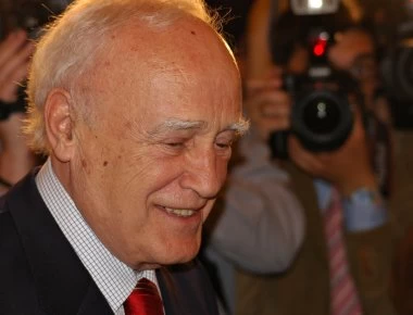 «Χτύπησε» ξανά ο Ιταλός φαρσέρ - Αυτή τη φορά «πέθανε» τον Κ. Παπούλια